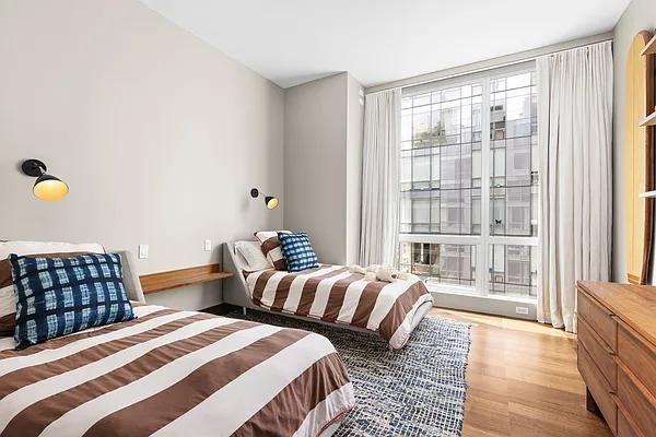 E 85th St #18G - Photo 4 of 8