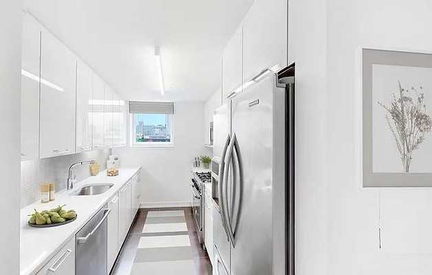 W 93rd St #17C - Photo 3 of 20