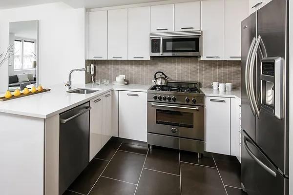 W 93rd St #15G - Photo 3 of 16