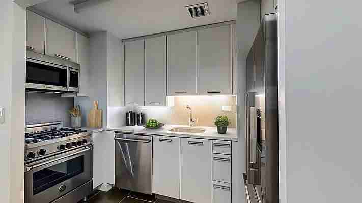 W 93rd St #19F - Photo 3 of 17