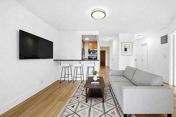 Columbus Ave #2J - Photo 2 of 20