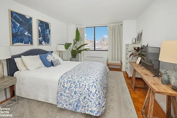 W 83rd St #10A - Photo 3 of 20