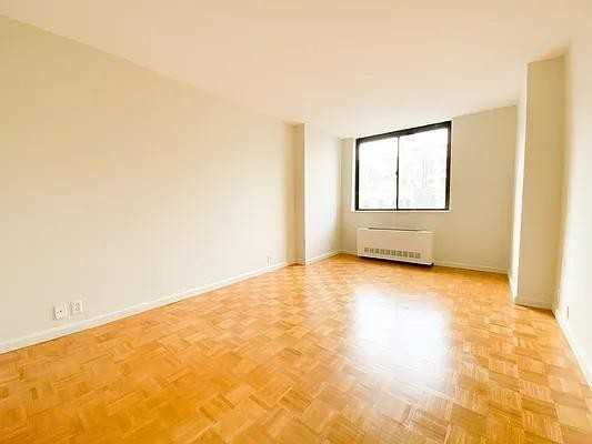 W 83rd St #7I - Photo 2 of 20