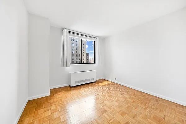 W 83rd St #11B - Photo 3 of 20