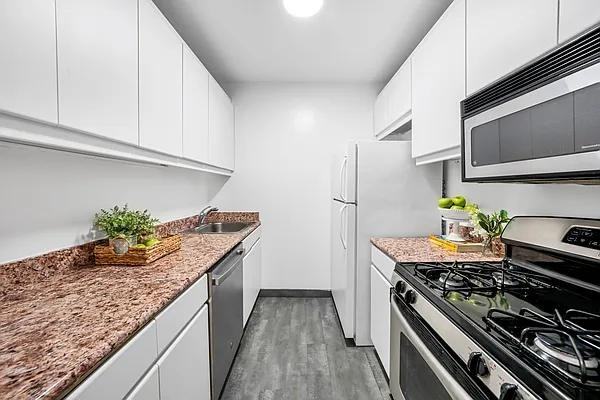 W 83rd St #11B - Photo 5 of 20