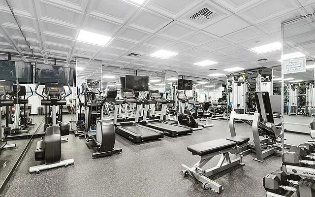 W 95th St #12R - Photo 3 of 20