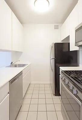 Riverside Dr #8F - Photo 2 of 9