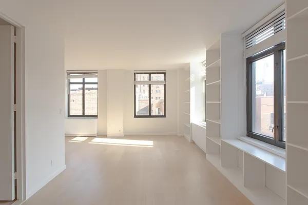 Riverside Dr #8F - Photo 4 of 9