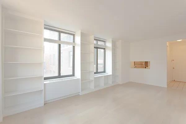 Riverside Dr #8F - Photo 6 of 9