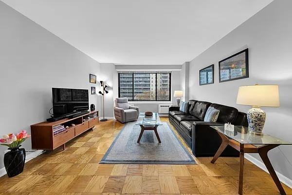 Central Park W #5H - Photo 2 of 20