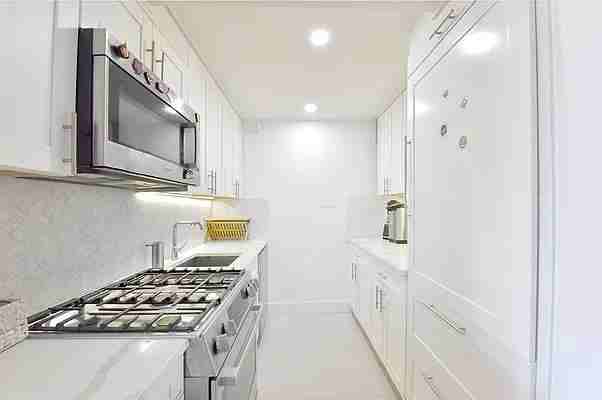 Central Park W #20U - Photo 3 of 9