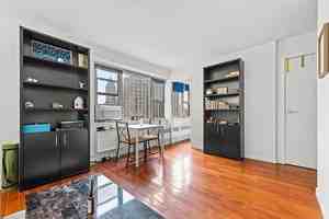 featured image of W 93rd St #12A