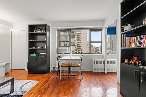 W 93rd St #12A - Photo 3 of 20