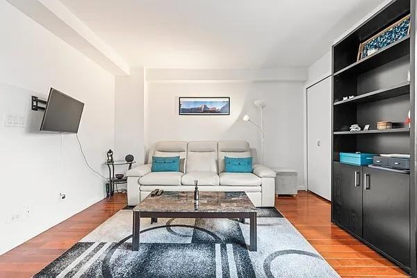 W 93rd St #12A - Photo 5 of 20