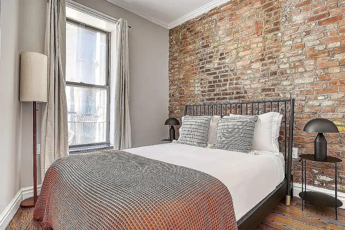 227 E 82nd St #1W - Photo 2 of 5