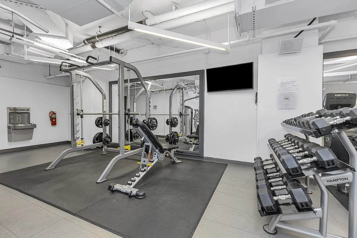 250 E Houston St #5F - Photo 6 of 10