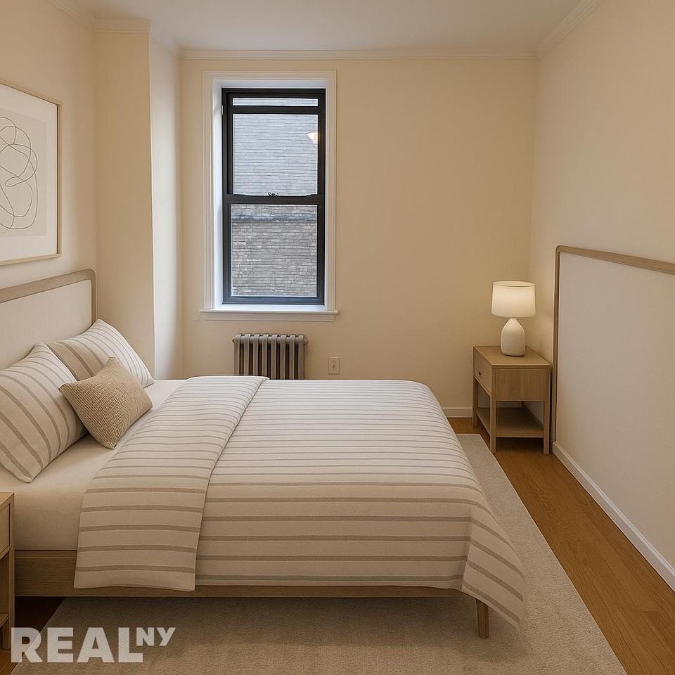 305 W 45th St #2E - Photo 2 of 5