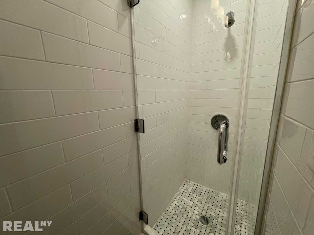 224 E 70th St #2 - Photo 4 of 9