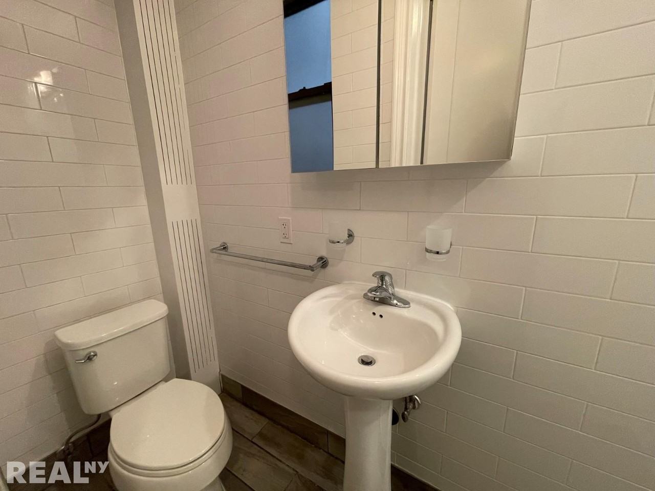 224 E 70th St #2 - Photo 5 of 9