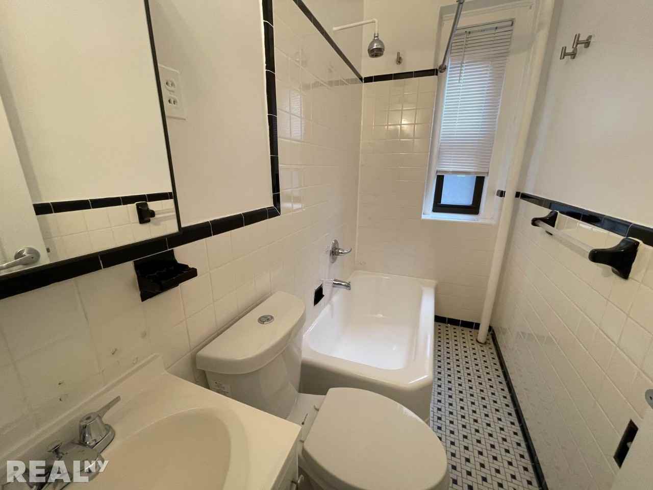 178 E 70th St #1RW - Photo 4 of 8