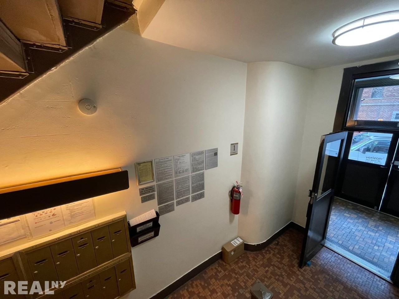 243 E 38th St #5B - Photo 7 of 7