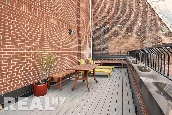 Suffolk St #2B - Photo 6 of 8