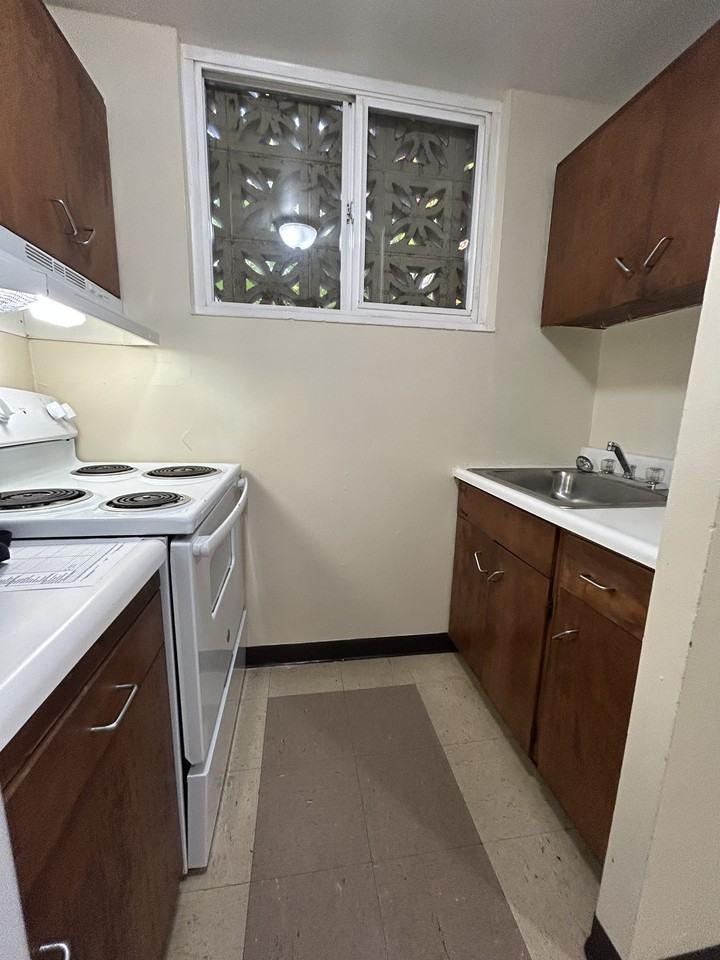 5035 15th Ave. N.E.- 102 #102 - Photo 7 of 21