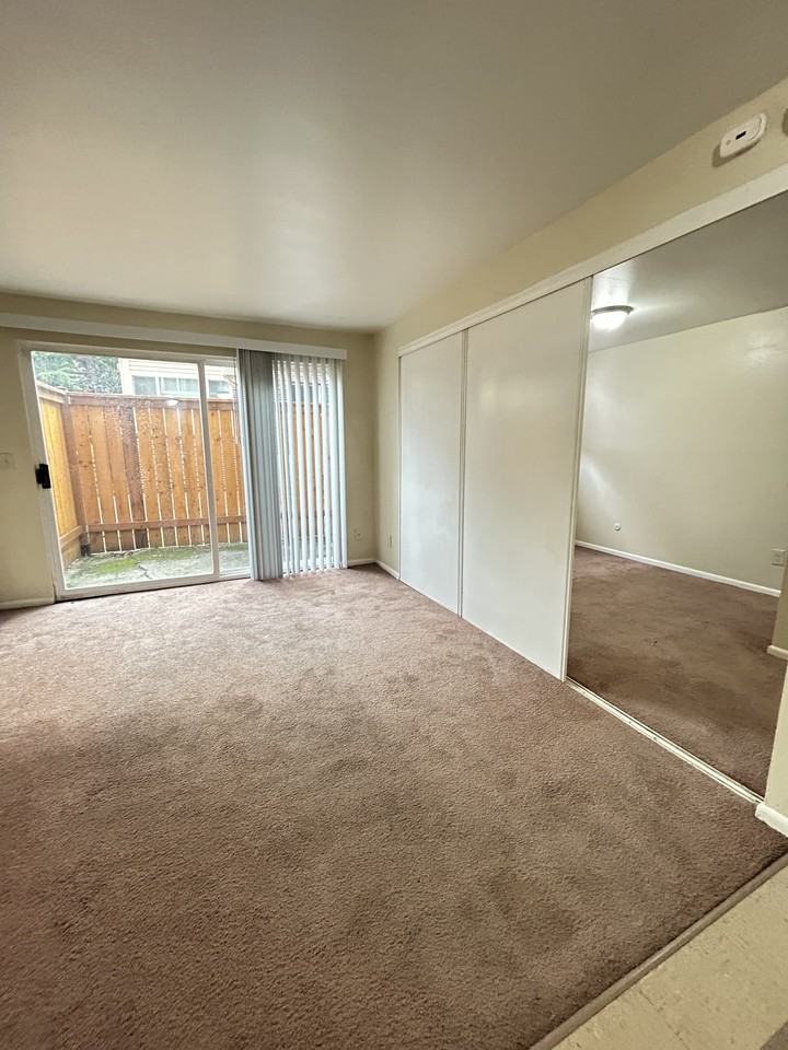 5035 15th Ave. N.E.- 102 #102 - Photo 5 of 17