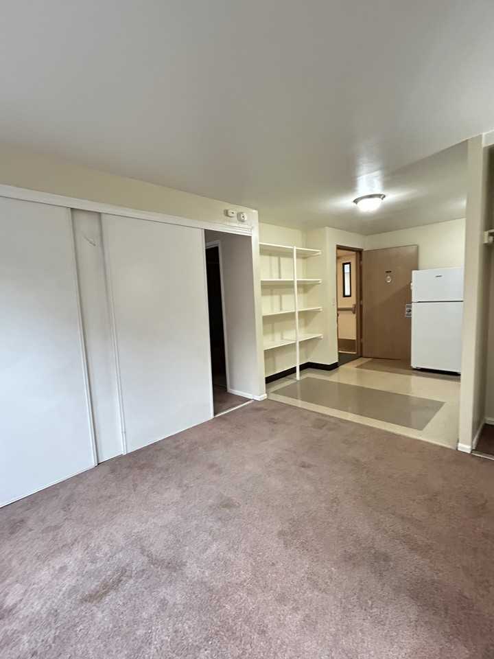 5035 15th Ave. N.E.- 102 #102 - Photo 2 of 17