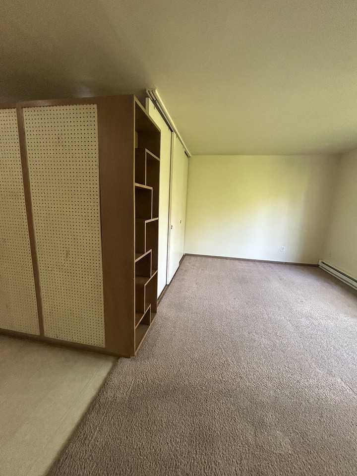 5035 15th Ave. N.E. - 303 #303 - Photo 5 of 18