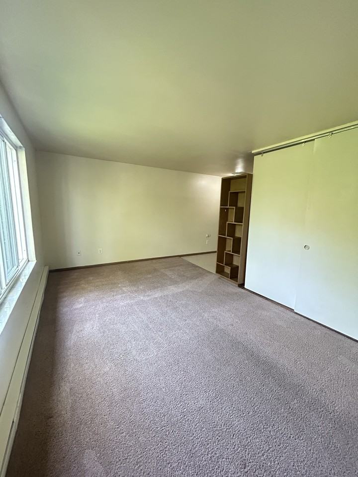 5035 15th Ave. N.E. - 303 #303 - Photo 4 of 18
