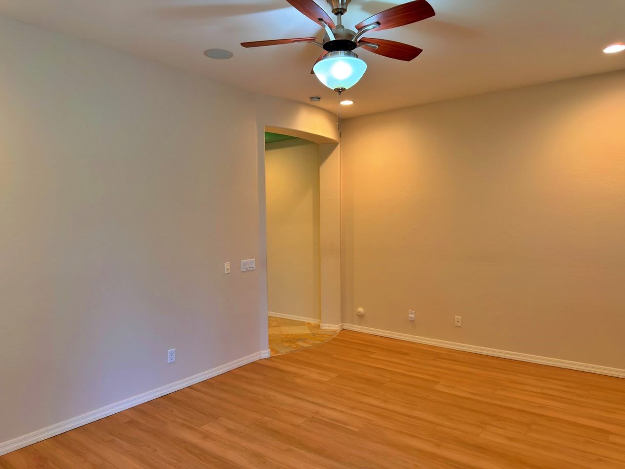 737 E Charlevoix Ave #1 - Photo 5 of 10