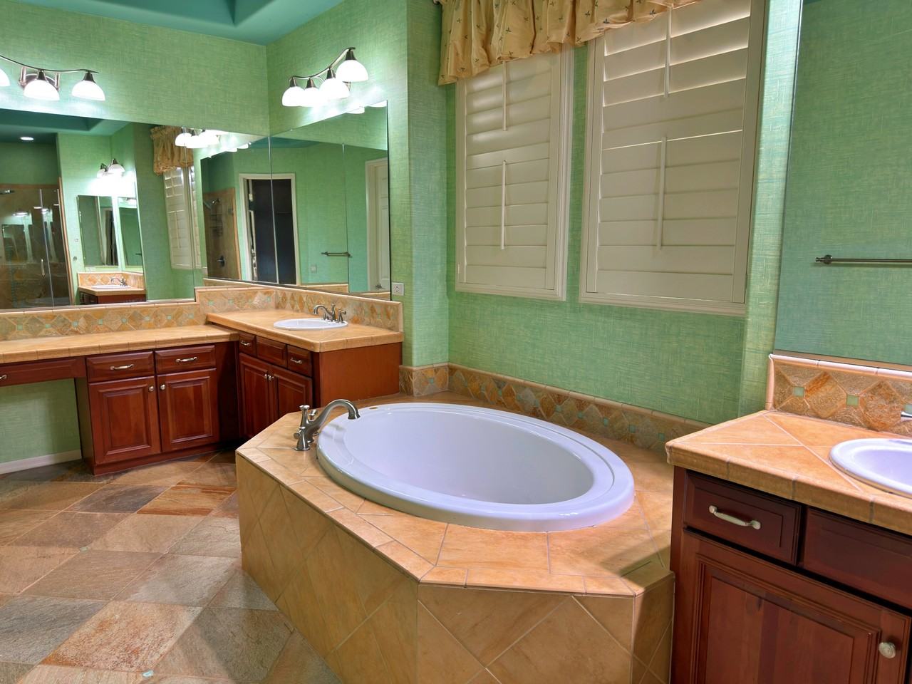 737 E Charlevoix Ave #1 - Photo 6 of 10