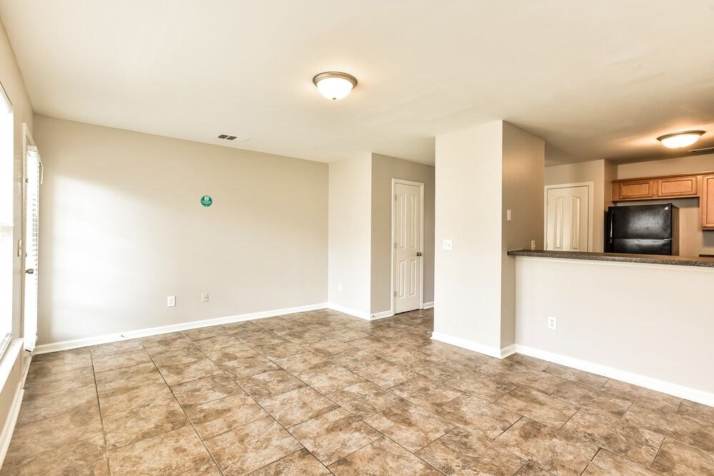 8043 Logan Dr - Photo 4 of 24