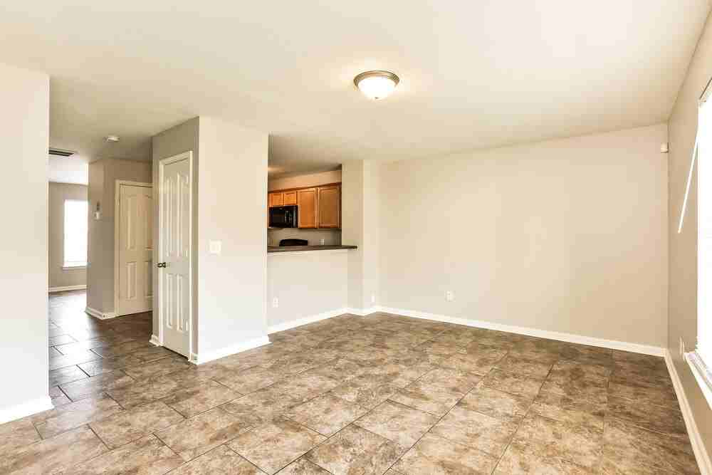 8043 Logan Dr - Photo 5 of 24