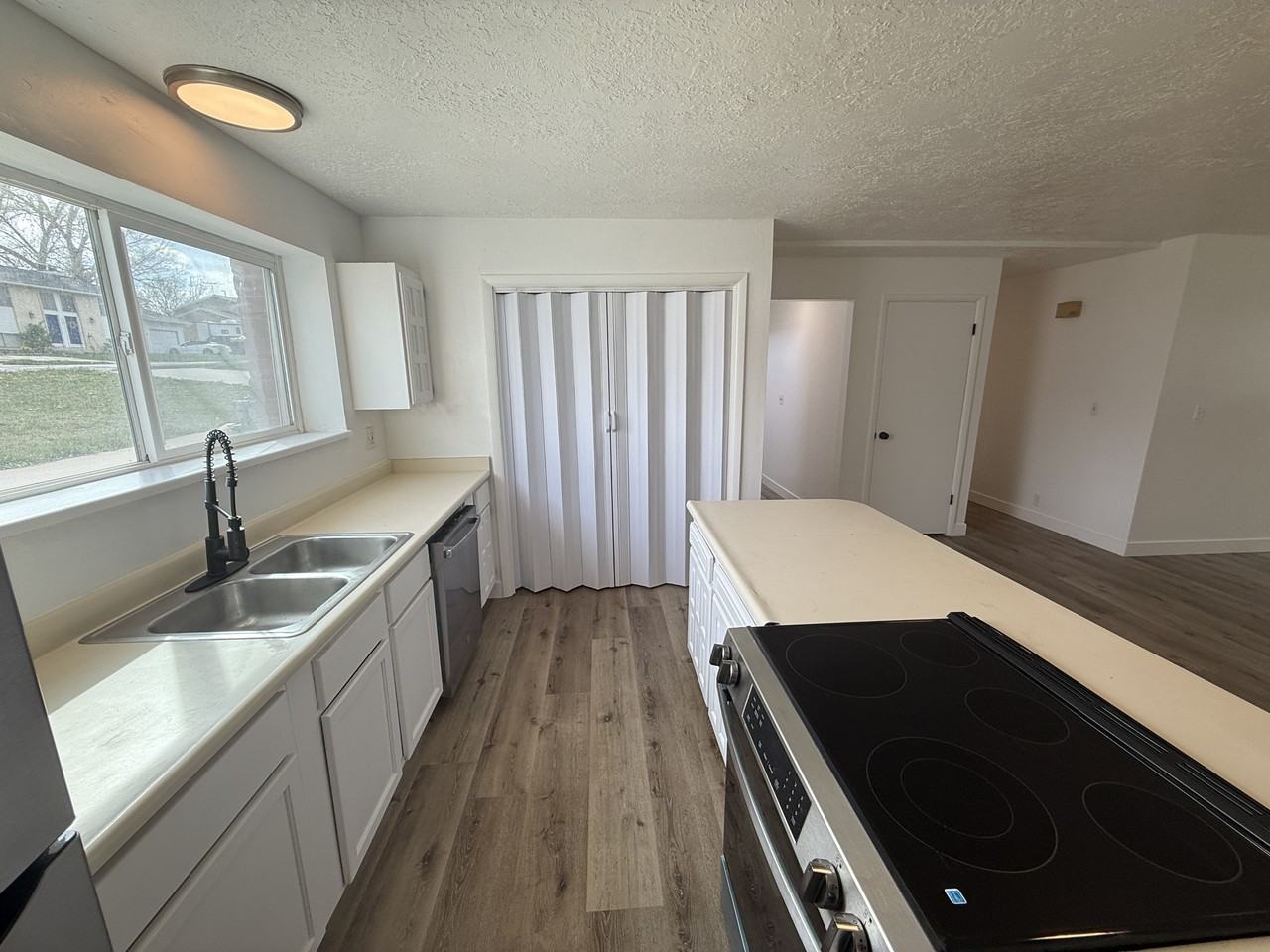 2252 W Bonniebrook Dr #B - Photo 6 of 34