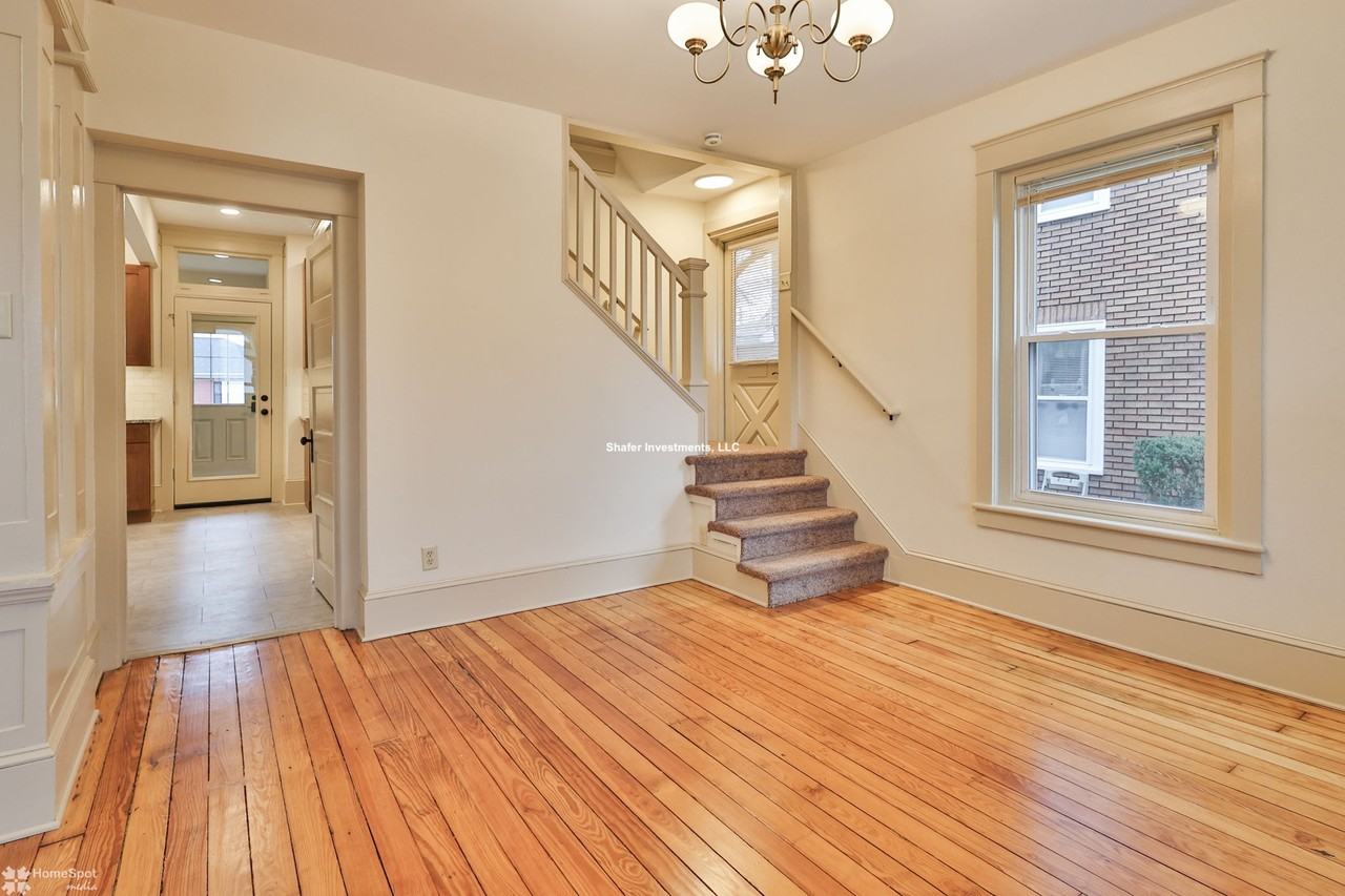 67 W Laurel St - Photo 4 of 50