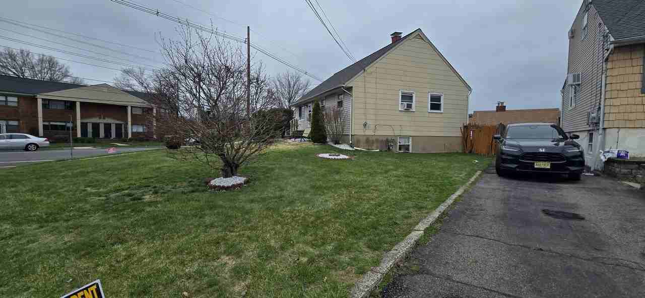 35 Universal Ave #1 - Photo 2 of 26