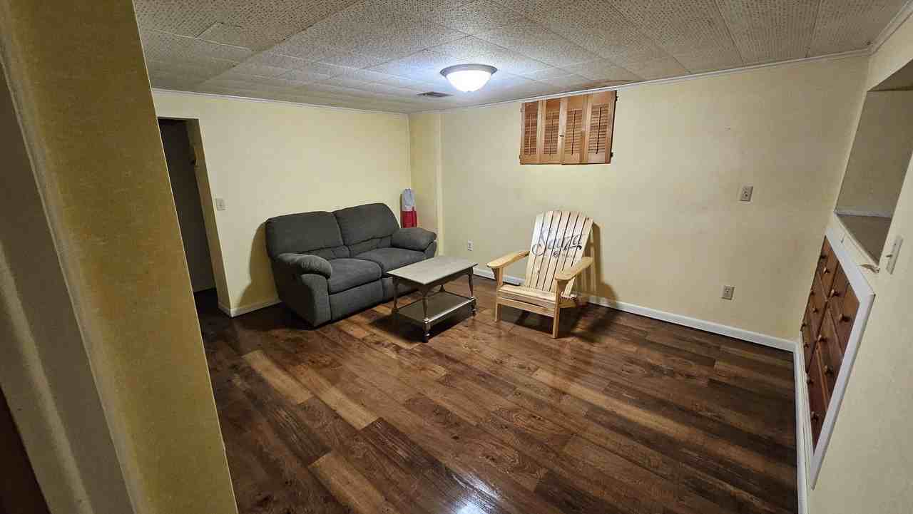 509 S Swain Ave #1 - Photo 7 of 30