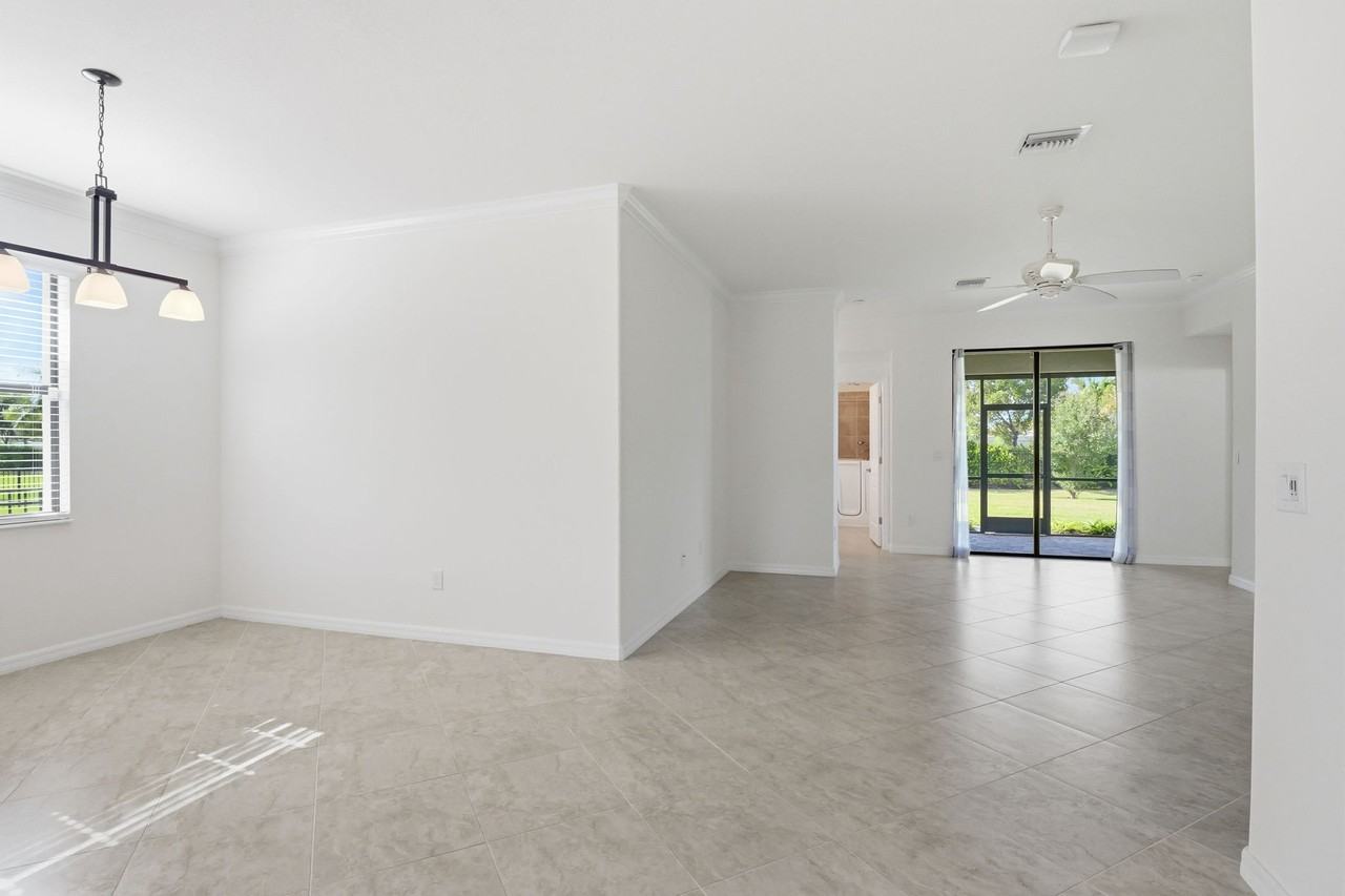 14228 Vindel Cir - Photo 4 of 28