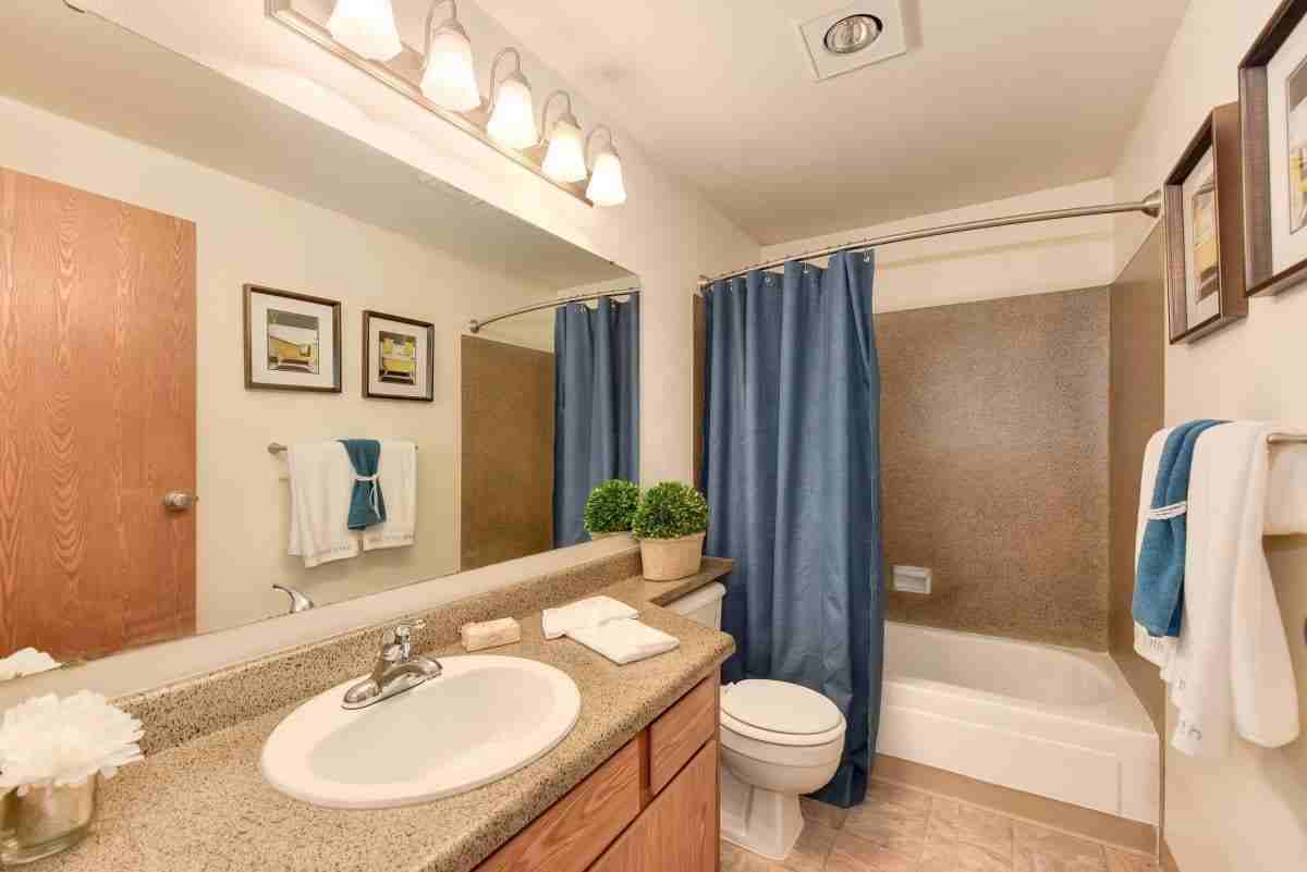 4724 S 272nd St - Photo 4 of 14