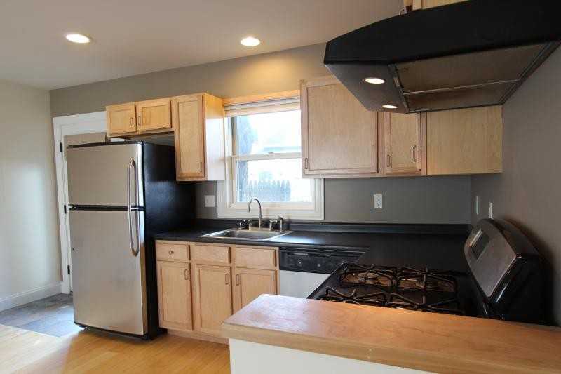 18 Monroe St - Photo 3 of 12