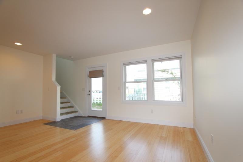 18 Monroe St - Photo 5 of 12