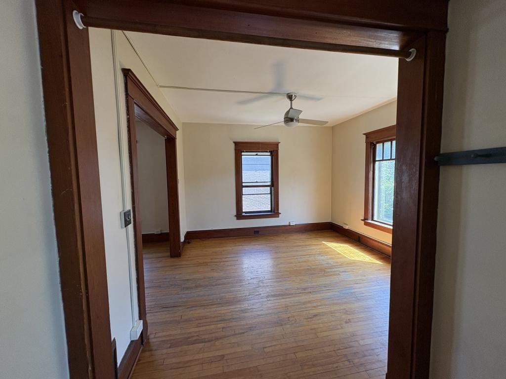 48 Monroe St - Photo 7 of 42