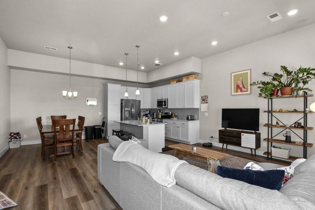 6826 School House Dr - Photo 5 of 34