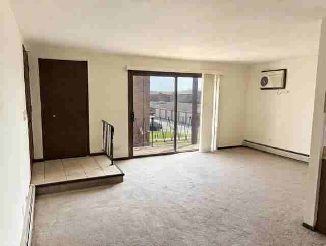 15741 Thomas Ln - Photo 5 of 8