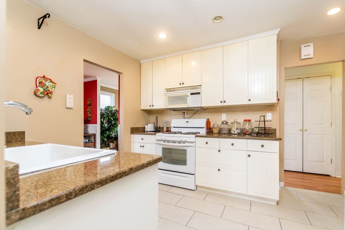 4912 Upland Dr - Photo 6 of 26