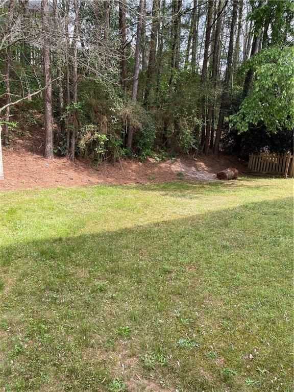 160 Village Trce - Photo 3 of 28