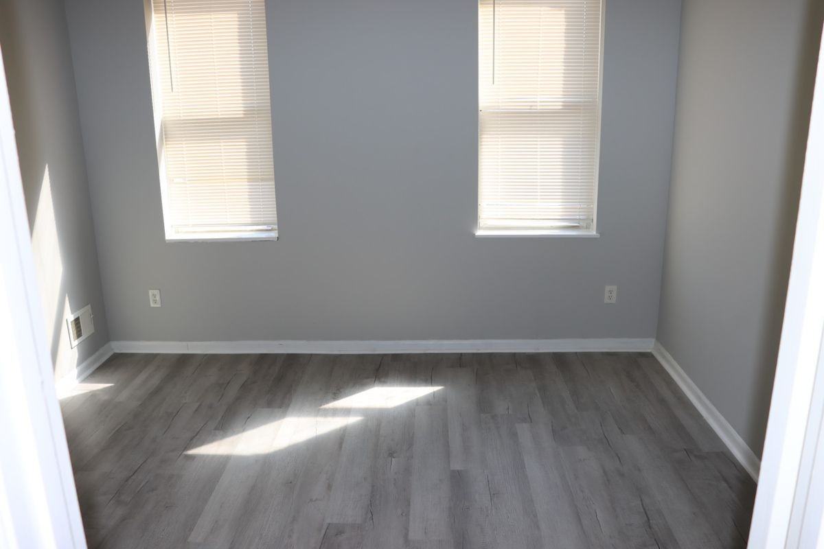 620 N Luzerne Ave - Photo 6 of 12