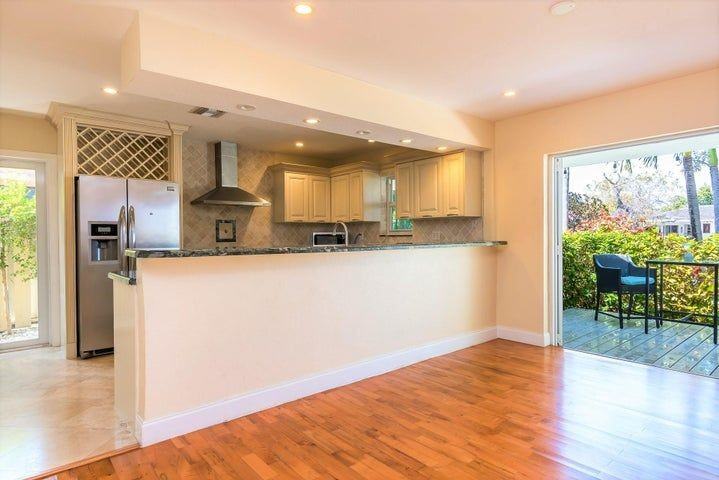 2213 Ne 16th St - Photo 2 of 18